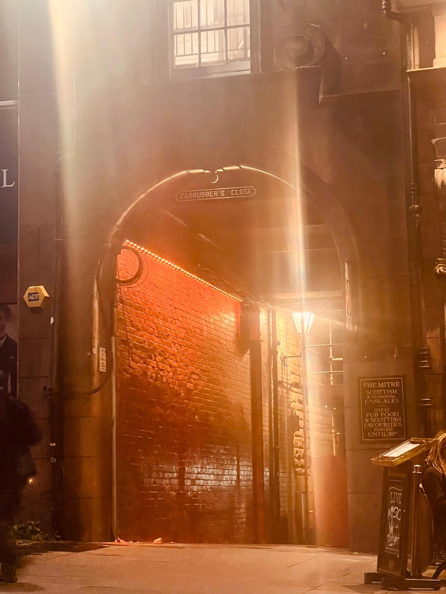 Historic Royal Mile Flat , 5Min From Waverly Railway Station Apartment เอดินบะระ ภายนอก รูปภาพ